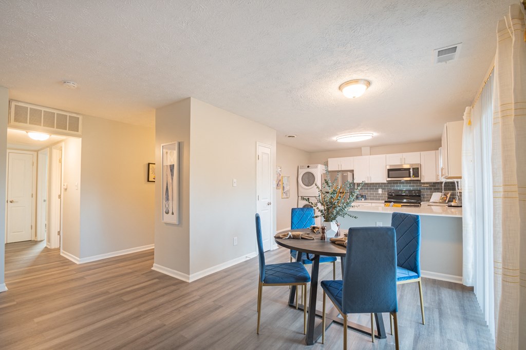 Spinnaker Court Apartments, 3685 St. Thomas Blvd, Indianapolis, IN